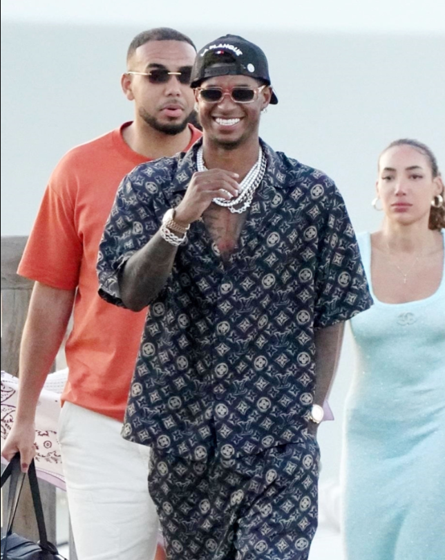 Marcus Rashford rạng rỡ bên người phụ nữ bí ẩn 2