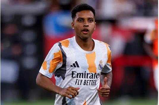 Arsenal và Chelsea theo đuổi Rodrygo của Real Madrid. Arsenal va Chelsea theo duoi Rodrygo cua Real Madrid.