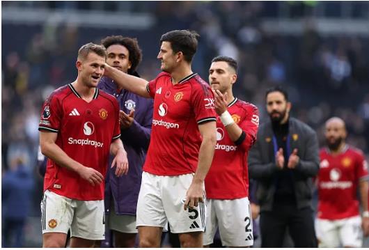 MU đang xếp thứ 7 trên BXH Ngoại hạng Anh mùa này. MU dang xep thu 7 tren BXH Ngoai hang Anh mua nay.