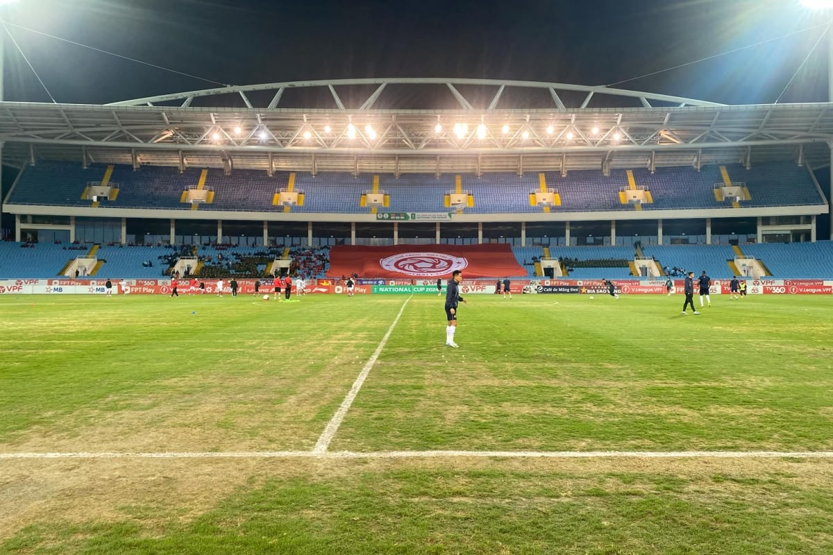 Mặt sân Mỹ Đình tháng 3/2025 Mat san My dinh thang 3/2025